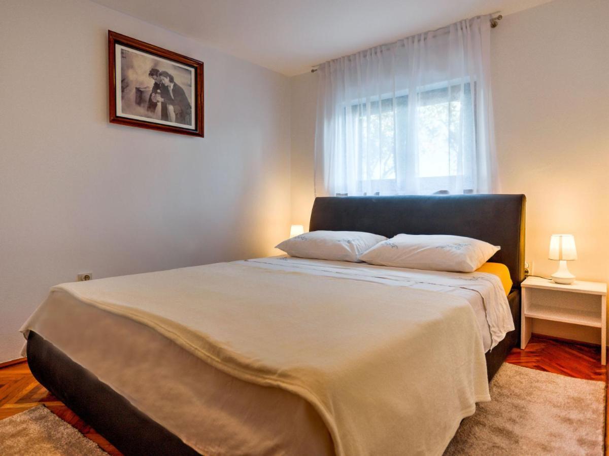 Apartment Albaneze Njivice Exterior foto